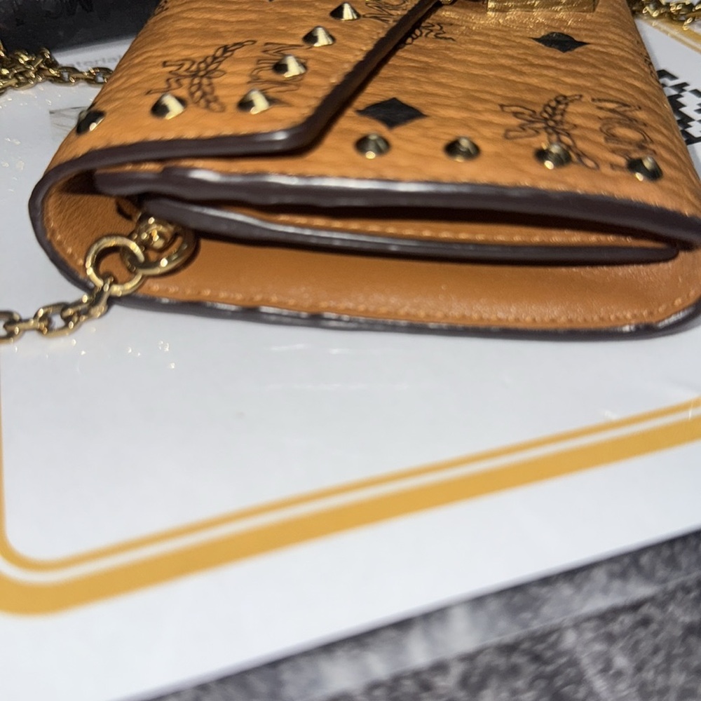 Preloved MCM Patricia visetos cognac wallet on chain excellent 7x4” box n COA - Picture 7 of 14